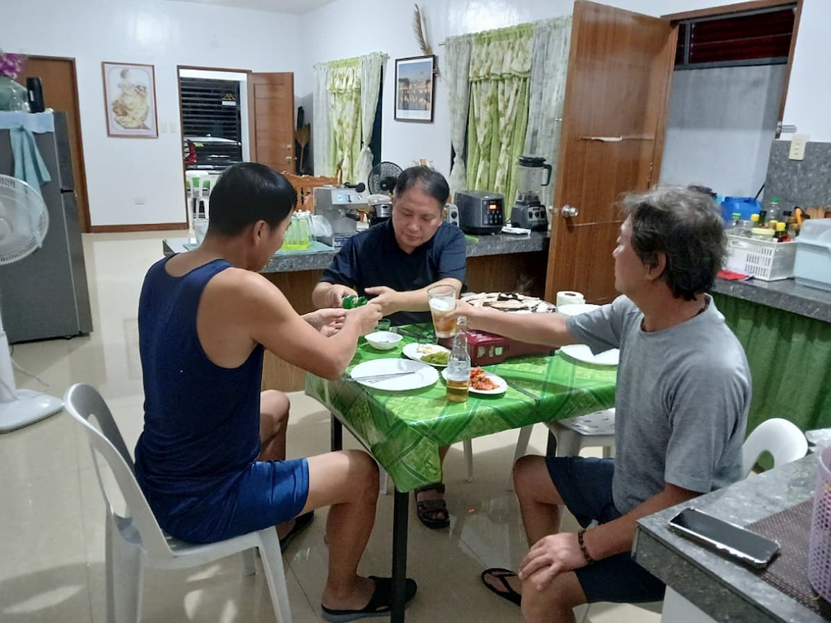 필리핀 클락 프라데라 베르데 로컬 숙소 식사